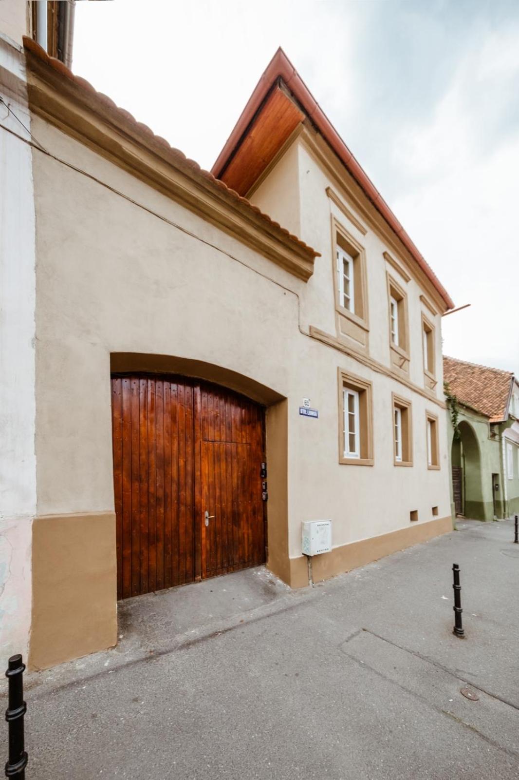 Evu Long Street Braşov Exterior foto
